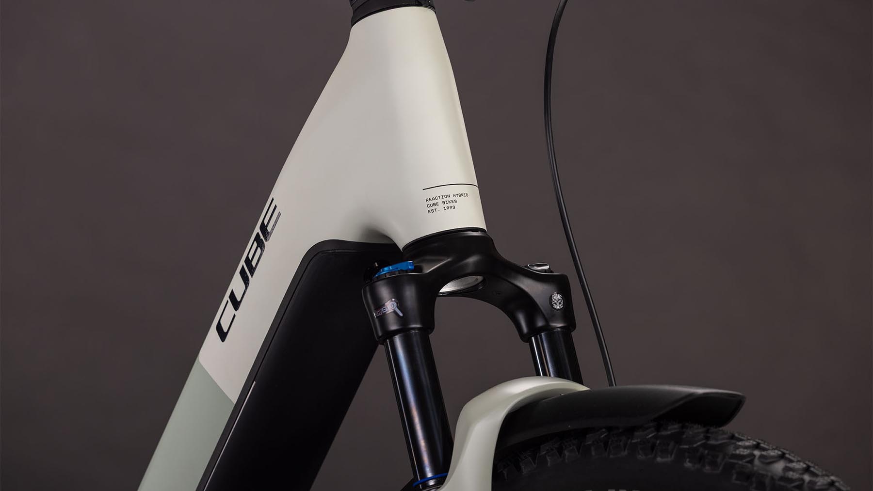 108352E-Cube-Reaction-Hybrid-Pro-800-FE-desertstone-n-driedherbs-2026-EBike-Hardtail-Mountainbike-Tiefeinsteiger-05
