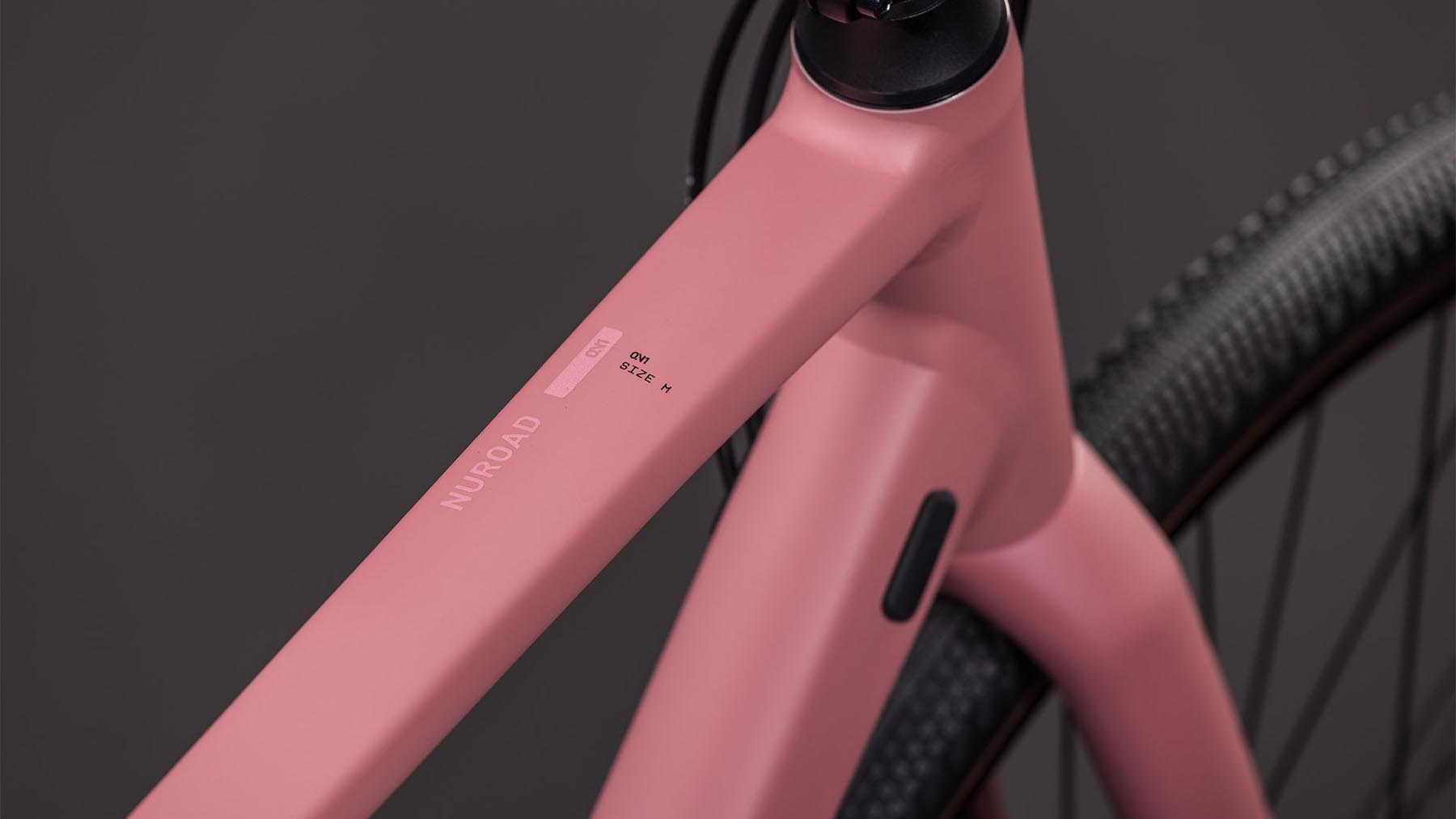 129210-Cube-Nuroad-ONE-ruby-n-puce-2026-Gravel-Bike-01