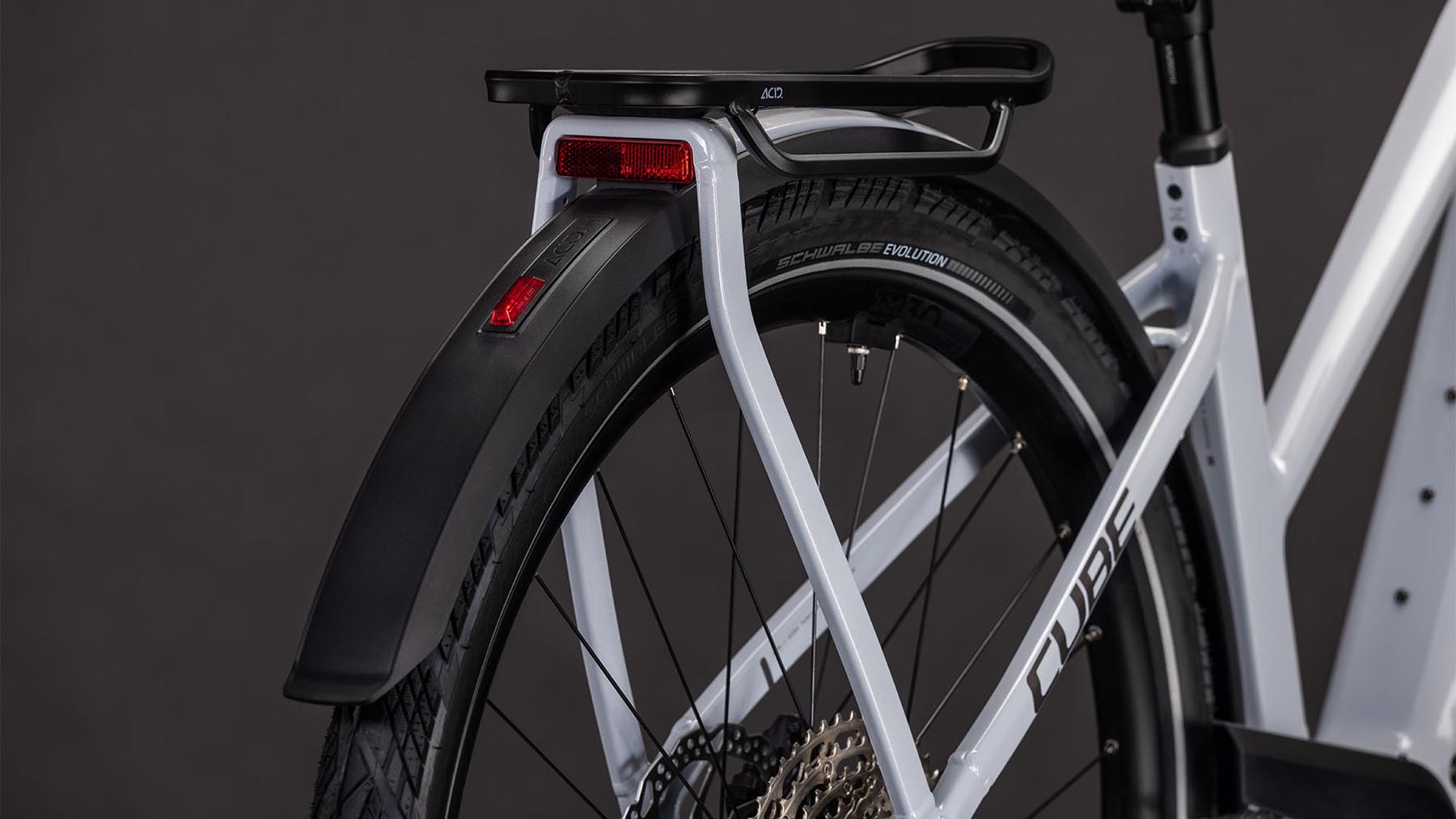 112611Z-Cube-Kathmandu-Hybrid-SLX-800-foggrey-n-grey-2026-EBike-Trekkingrad-Damen-04