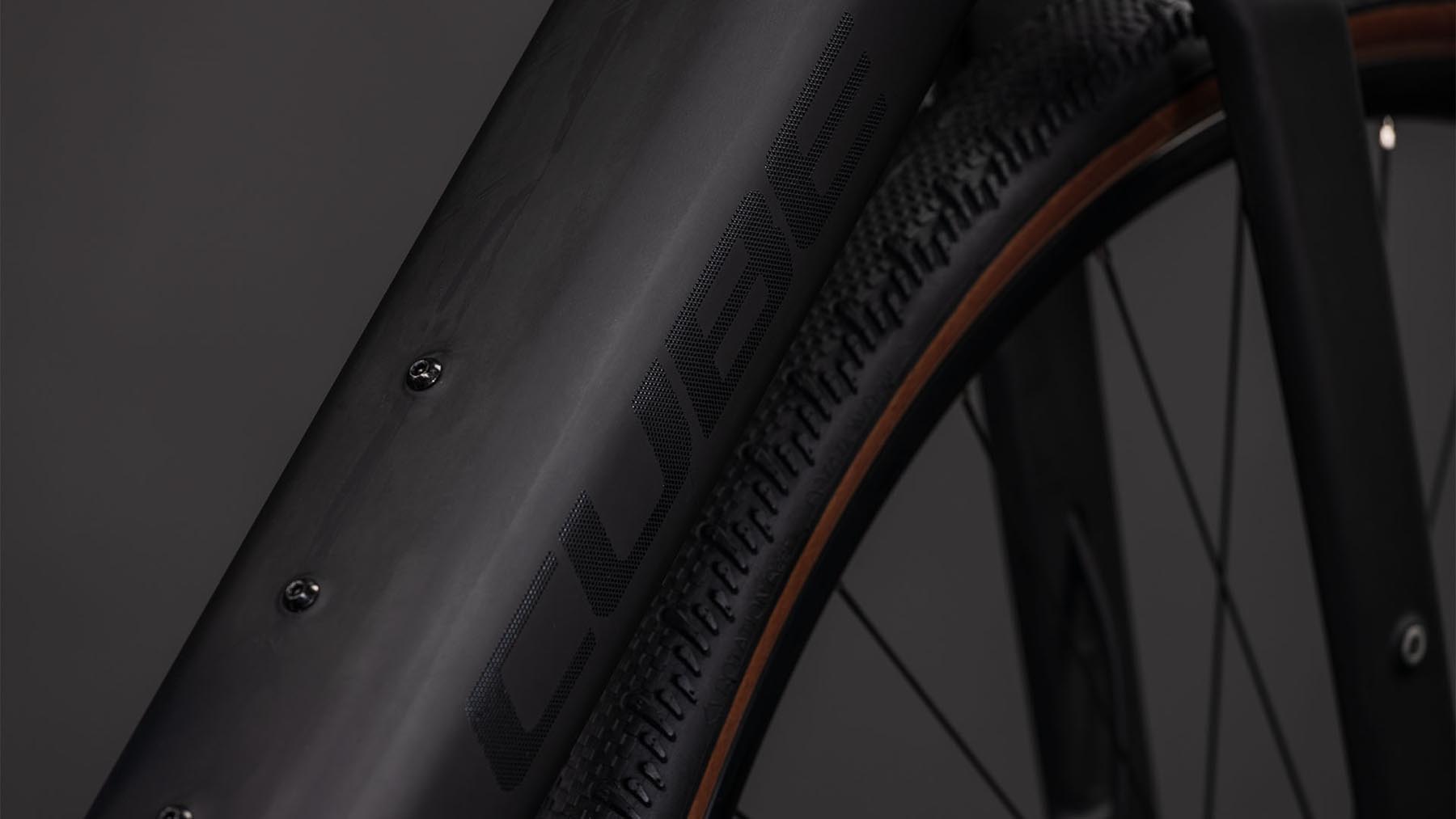 117250-Cube-Nuroad-Hybrid-C-62-EXC-400X-blackline-2026-EBike-Gravel-Bike-02
