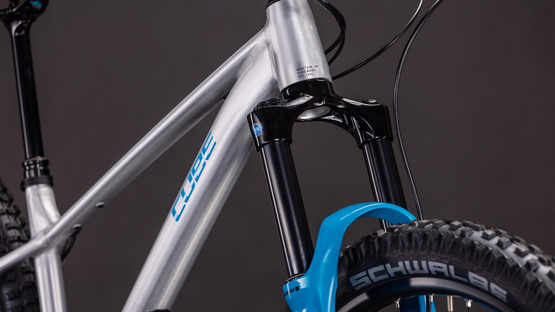 144100-Cube-Reaction-TM-ONE-rawmetal-n-blue-2026-Hardtail-Mountainbike-06