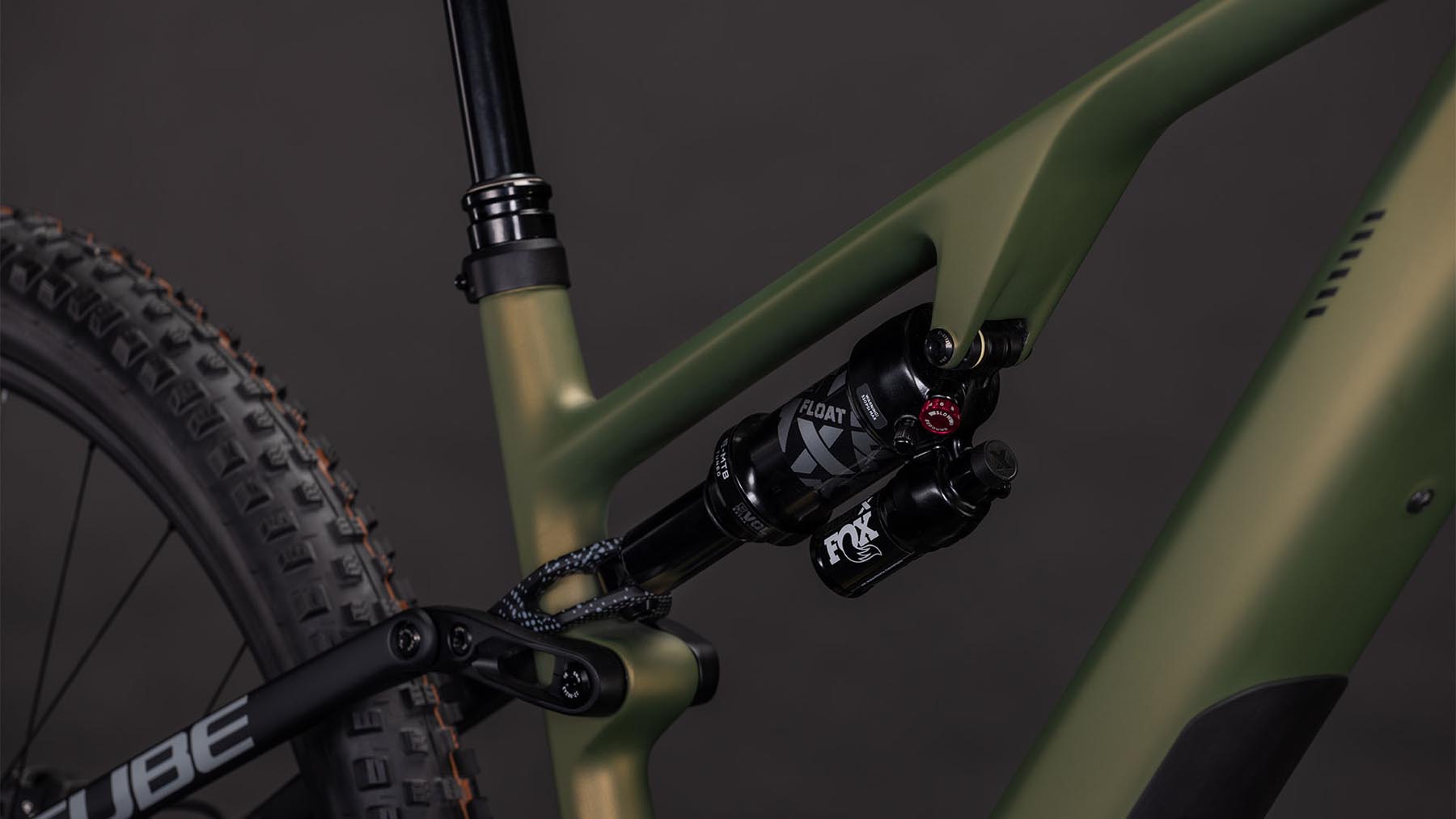104200-Cube-AMS-Hybrid-ONE44-C-68X-TM-400X-reedgreen-n-matrix-2026-EBike-Fully-Mountainbike-04