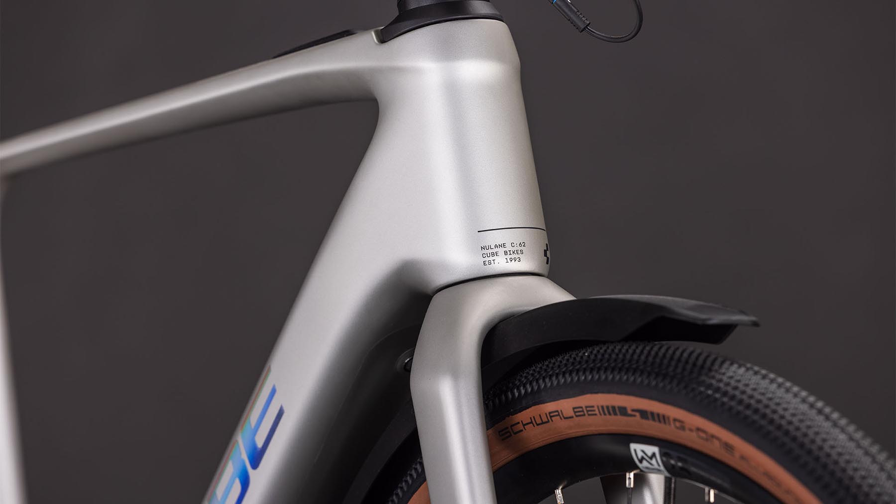 117510-Cube-Nulane-Hybrid-C-62-Race-400X-FE-sleekgrey-n-prism-2026-EBike-Fitnessrad-Herren-06