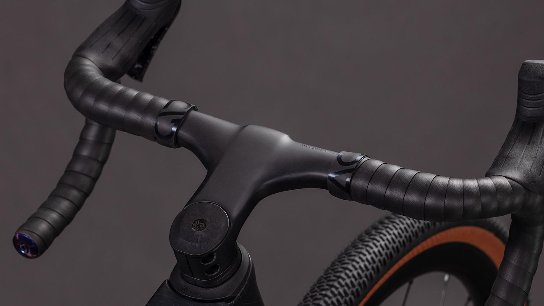 130350-Cube-Nuroad-C-62-EXC-carbon-n-crisscross-2026-Gravel-Bike-02