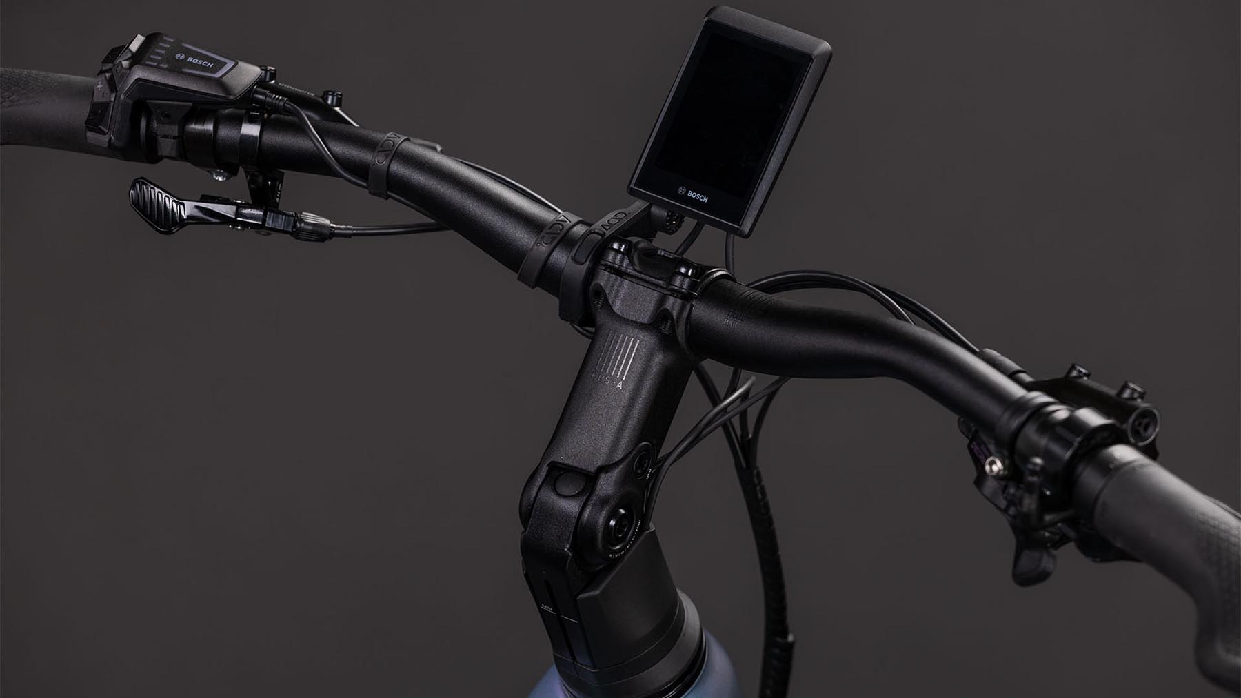 112512E-Cube-Kathmandu-Hybrid-EXC-800-smaragdgrey-n-prism-2026-EBike-Trekkingrad-Tiefeinsteiger-03