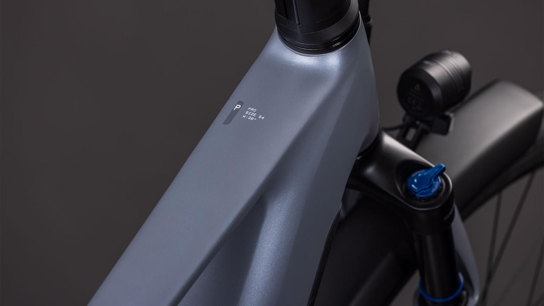 111200-Cube-Touring-Hybrid-Pro-800-pearlgrey-n-grey-2026-EBike-Trekkingrad-Herren-01