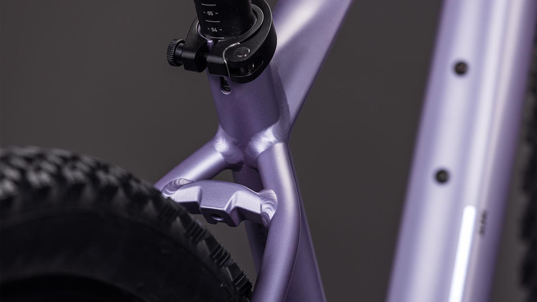140120-Cube-Aim-ONE-lightpurple-n-chrome-2026-Hardtail-Mountainbike-03