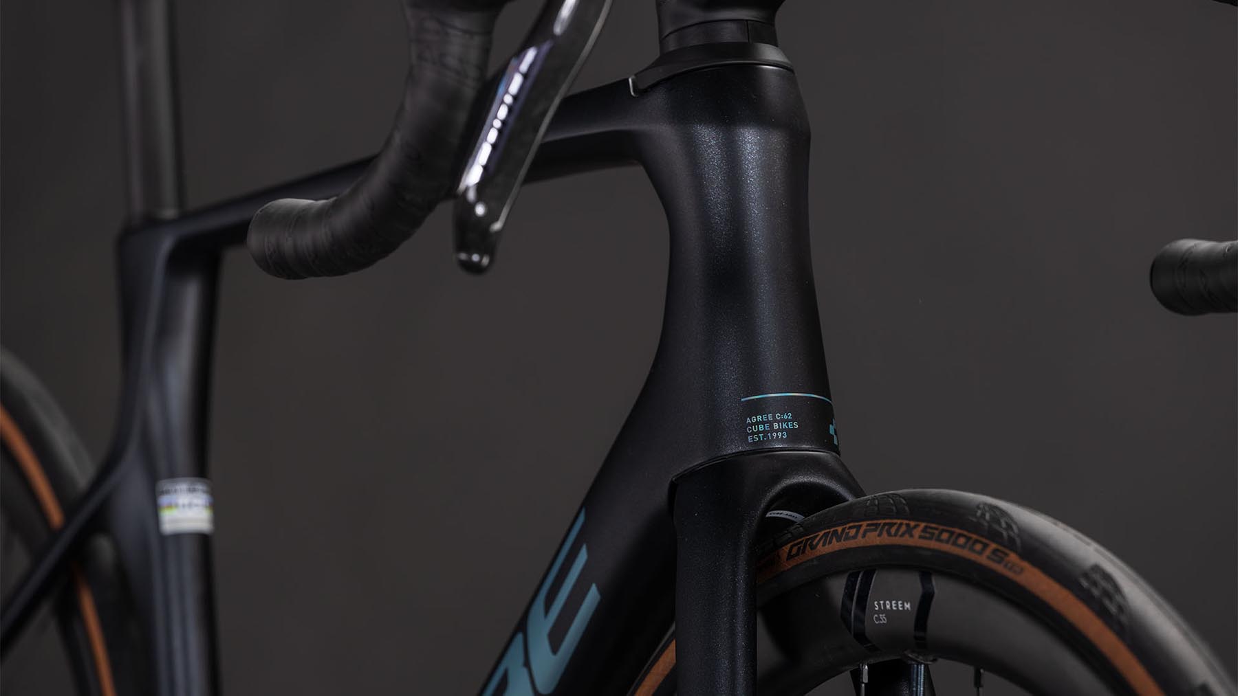 126400-Cube-Agree-C-62-SLX-nightshift-n-prism-2026-Carbon-Rennrad-07