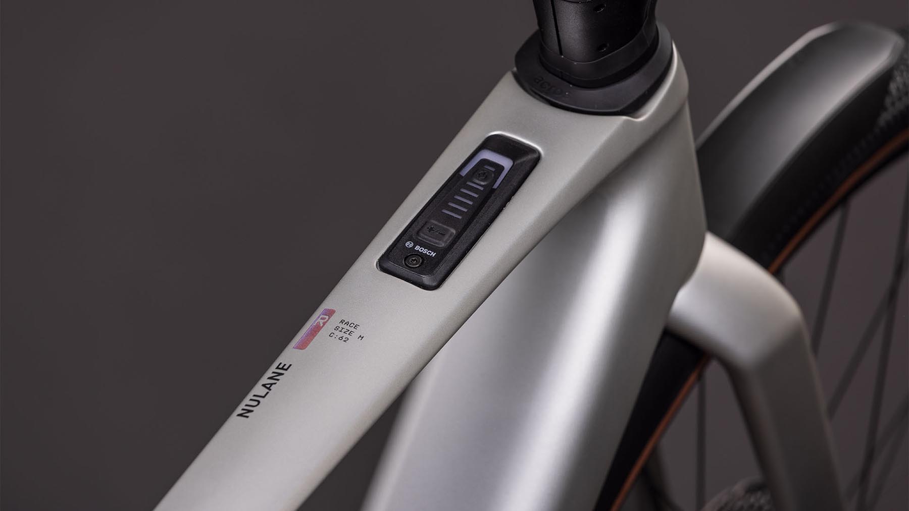 117510-Cube-Nulane-Hybrid-C-62-Race-400X-FE-sleekgrey-n-prism-2026-EBike-Fitnessrad-Herren-01