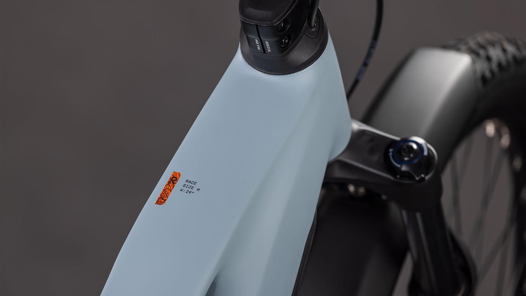 108431Z-Cube-Reaction-Hybrid-Race-800-FE-vulcan-n-orange-2026-EBike-Hardtail-Mountainbike-Damen-01