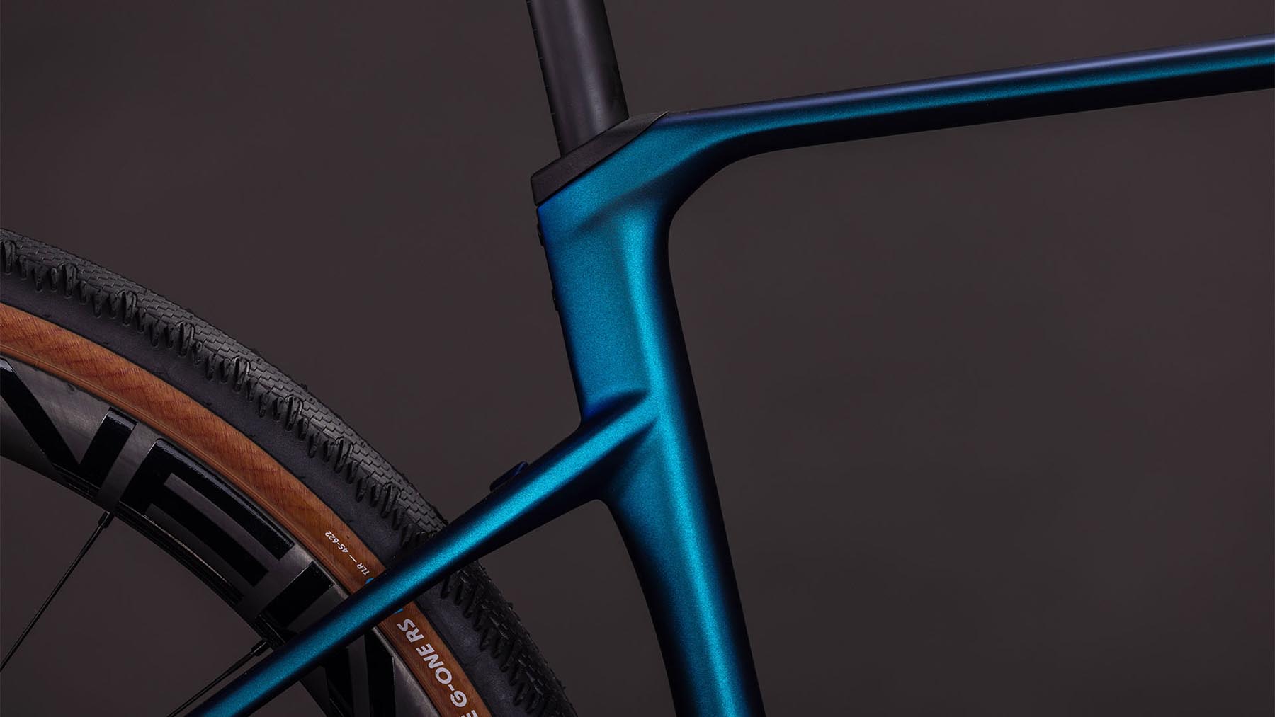 130400-Cube-Nuroad-C-62-Race-nebula-n-blue-2026-Gravel-Bike-03