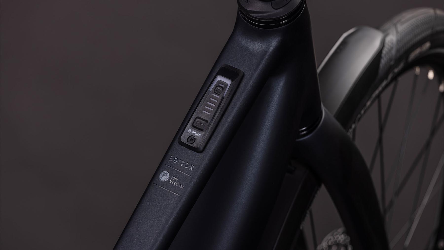123111Z-Cube-Editor-Hybrid-Pro-400X-FE-coal-n-prism-2026-EBike-Fitnessrad-Damen-01
